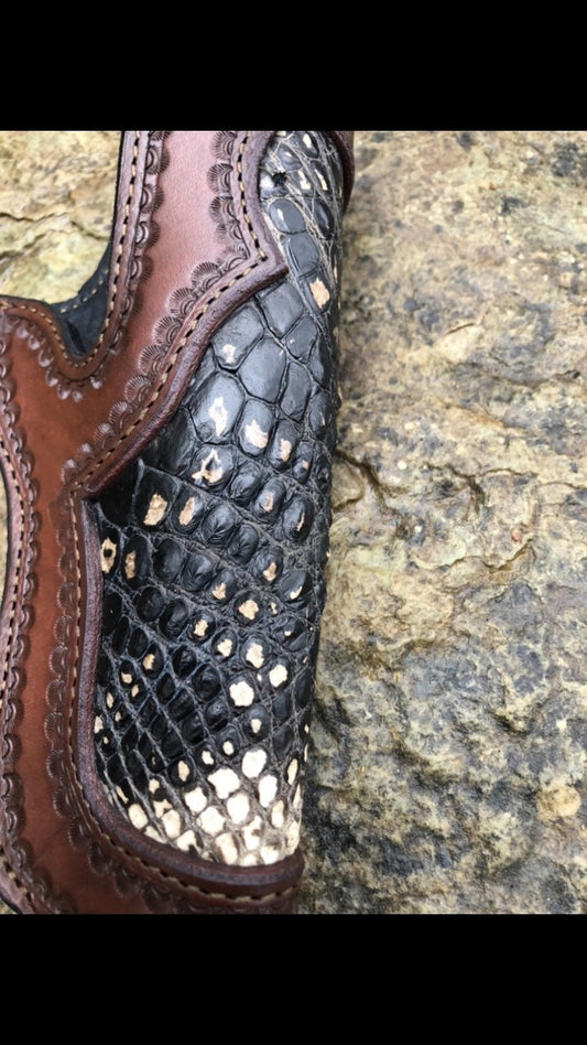 Hand Made 1911 holster with Louisiana wild gator inlay, Herman Oak leather with soft leather lining, Colt 1911, Standard frame 1911